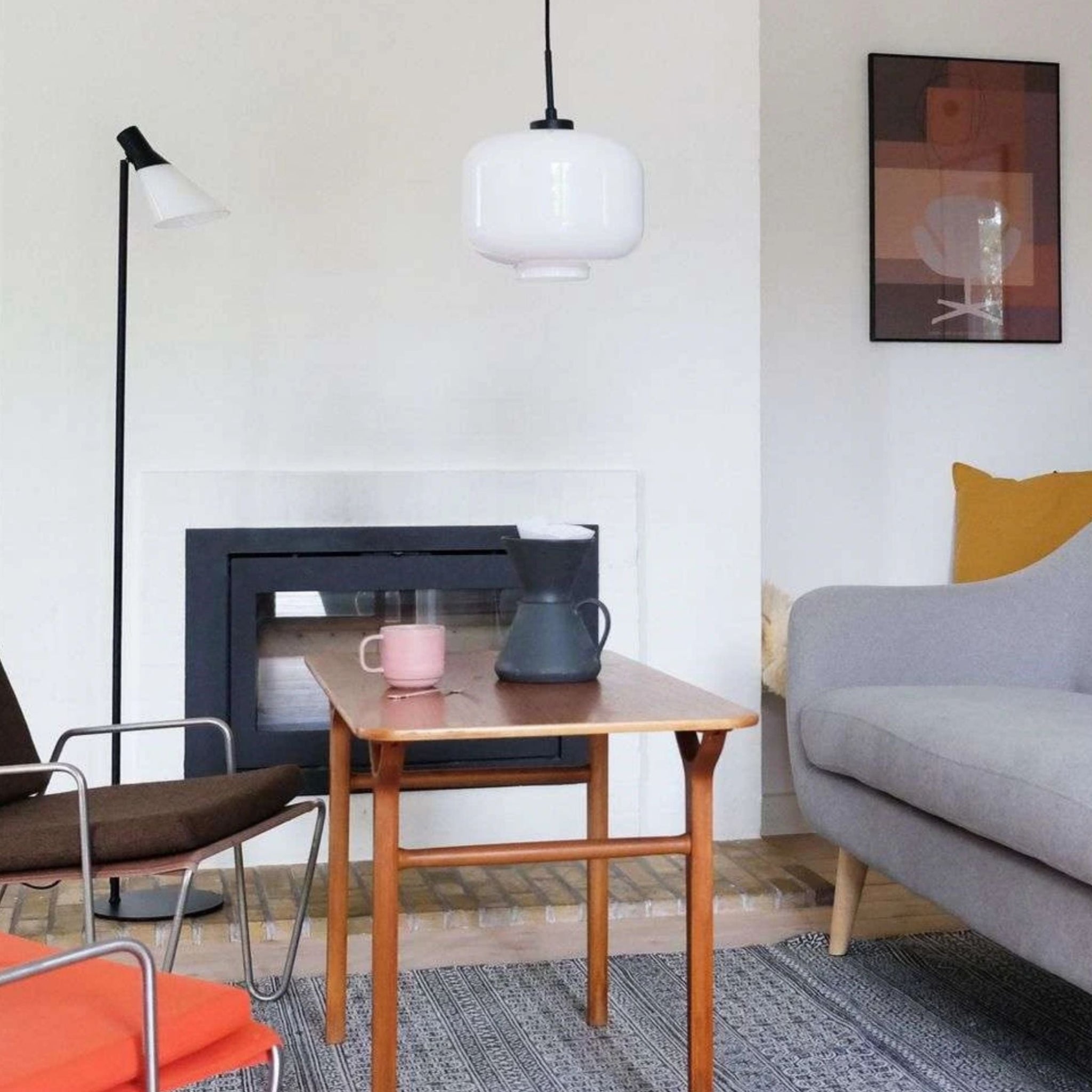 Dyberg Larsen Gent floor lamp, opal/matt black