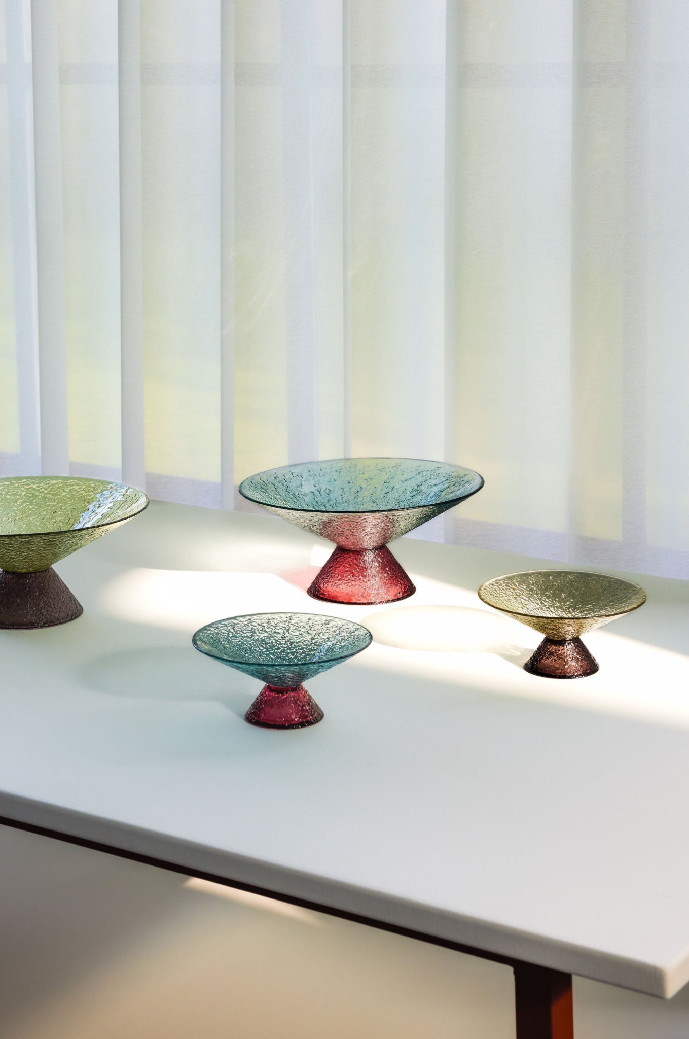 Hübsch Bonbon Glass Bowl Medium - Elegant Blue/Red Decorative Accent