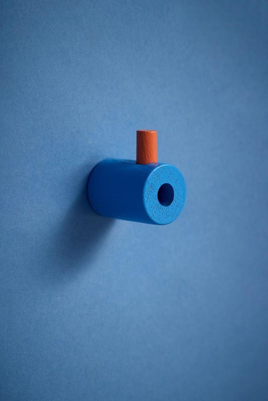 Moebe Oak Wall Hook: Stylish Blue/Rose Design for Modern Home Décor