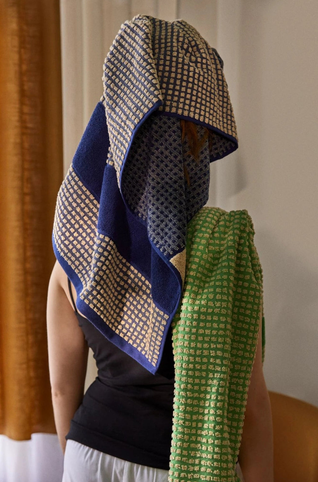 Juna Check towel 50X100 cm, dark blue/sand