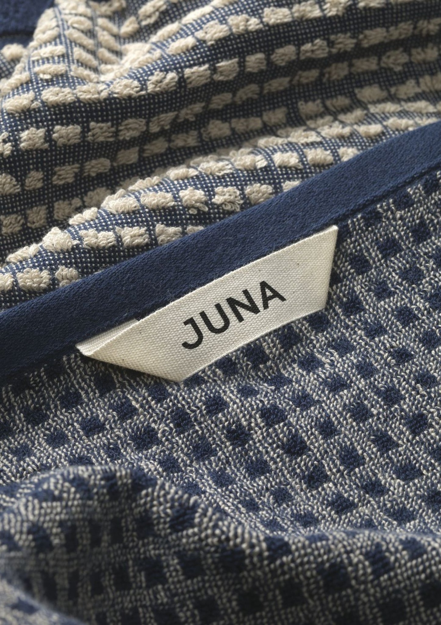 Juna Check towel 50X100 cm, dark blue/sand