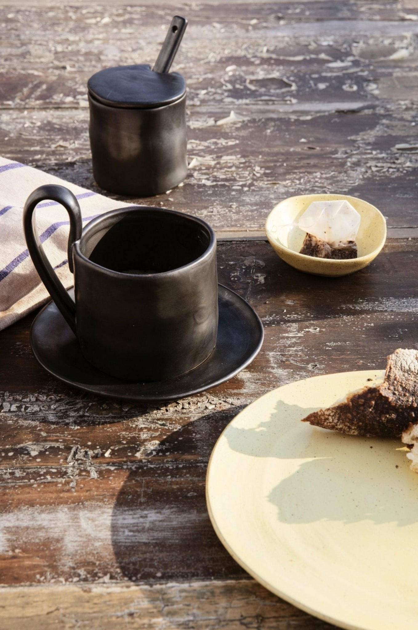 Ferm Living Flow Plate Black, ø15cm