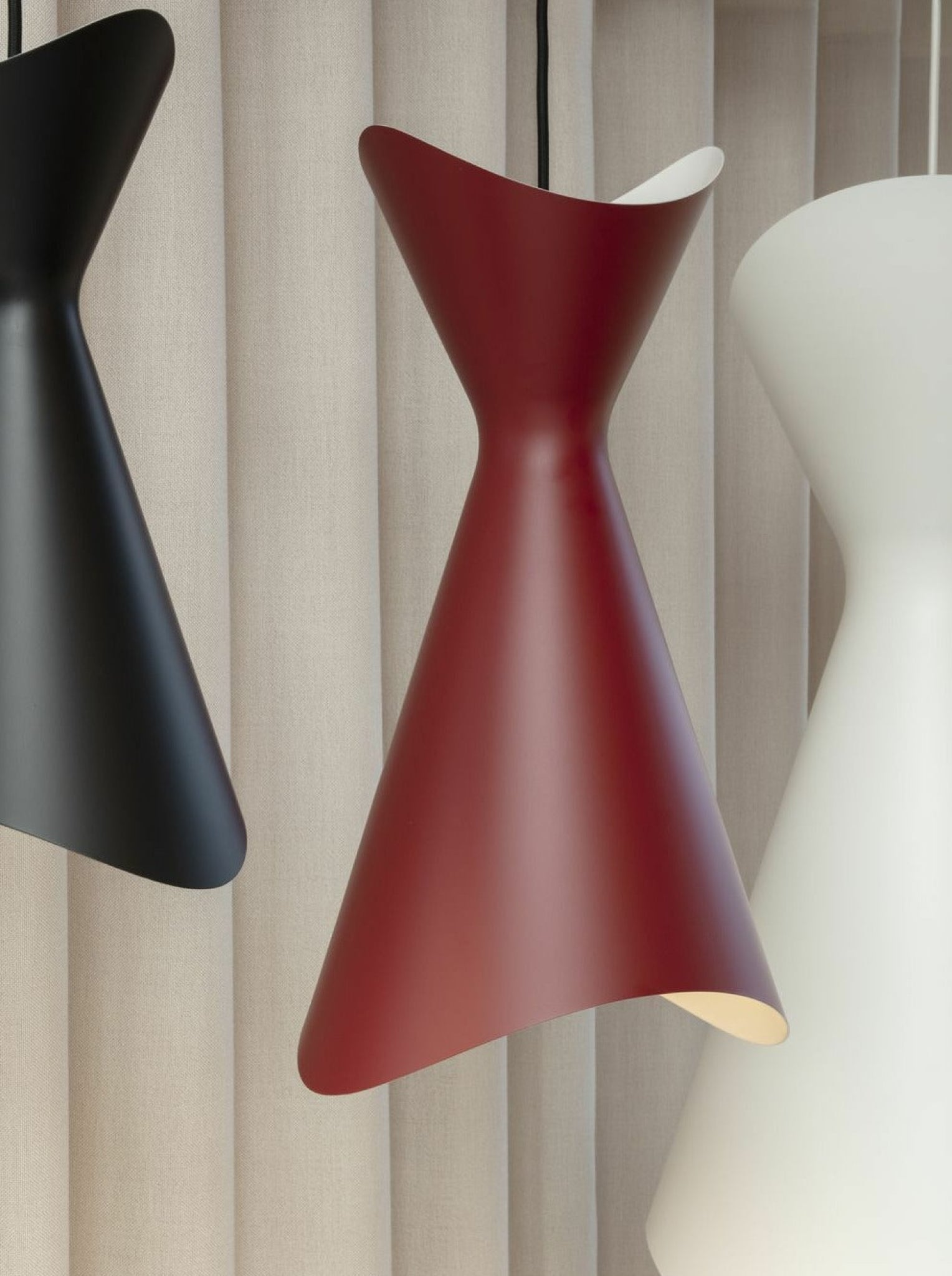 LYFA Ninotchka Pendant 42,5 cm, black