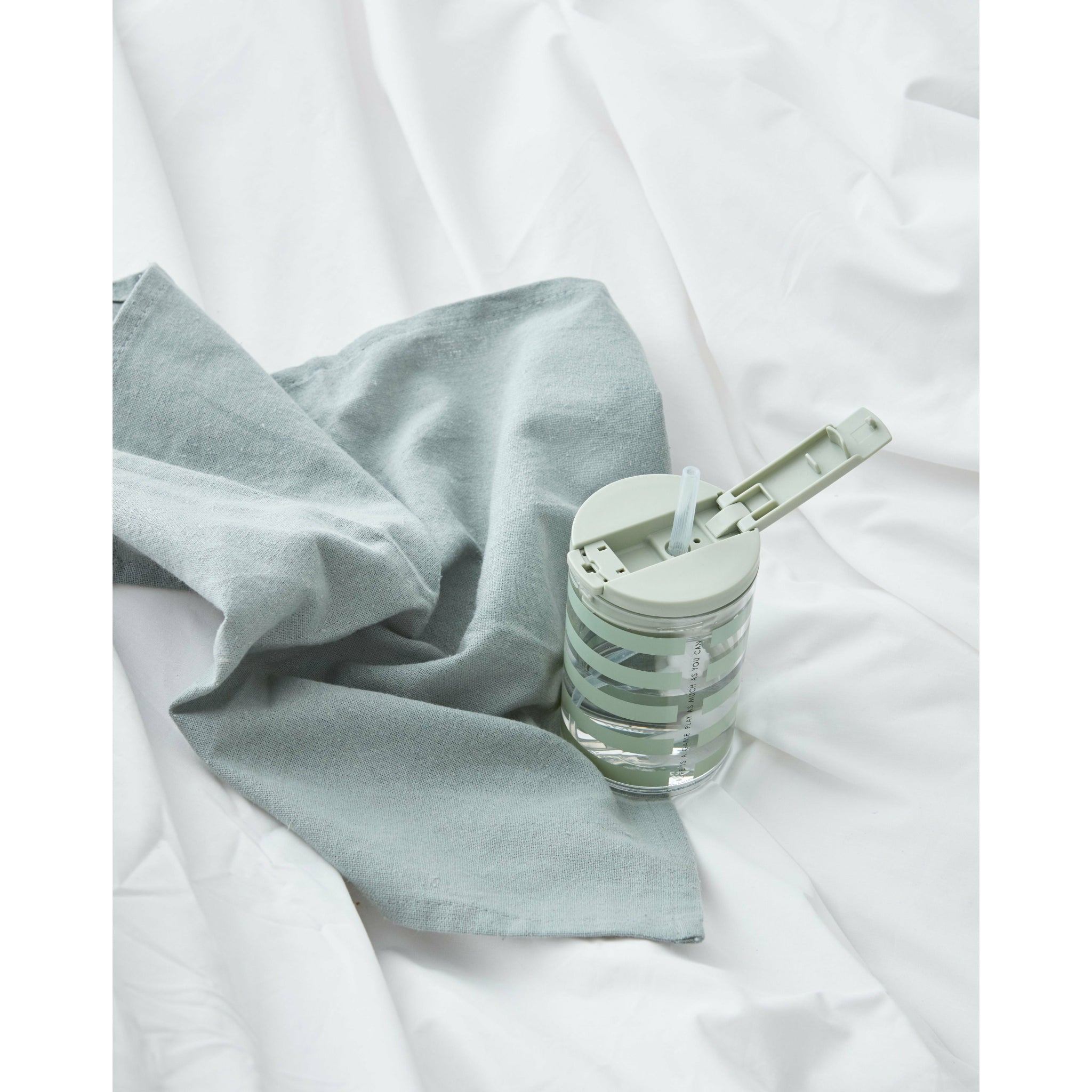 Design Letters Kids Straw Mug 330 ml, Light GR 端 N Striped