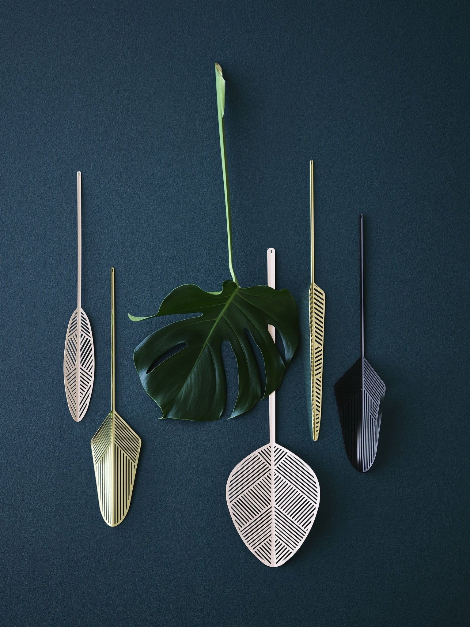 Lucie Kaas Leaflike Metal Sheet Silva Pink, 41cm