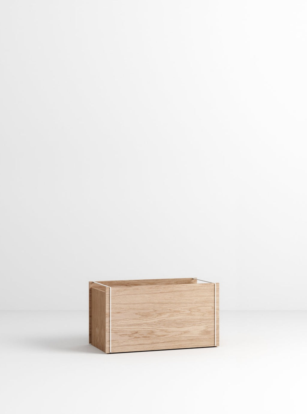Spacious Moebe Oak/White Storage Box - 47L, Stackable & Easy Assembly