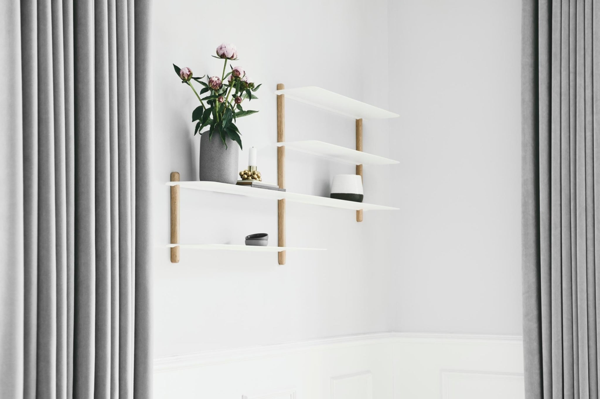 Gejst Nivo Wall Shelf 59cm – Light Oak & White Minimalist Nordic Design